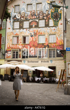 Bunte Fassade Malerei des Restaurant Fritschi bei quadratischen Sternenplatz Luzern Kanton Luzern Schweiz Stockfoto