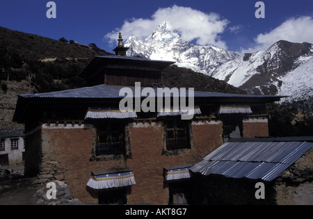 Pangboche Gompa Solu Khumbu Nepal Website des Diebstahls von Yeti Kopfhaut, angeblich von japanischen Touristen Stockfoto