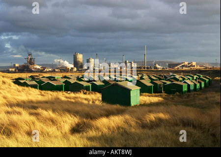 Fischers Hütten vor Corus Stahlwerke in Redcar. Süd-Gare, Cleveland, UK Stockfoto