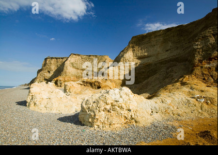 erodierten Klippen auf dem Kopf am Strand von Weybourne, Norfolk, Großbritannien Stockfoto