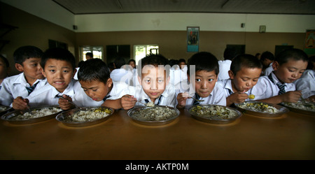 Alle tibetischen Kinder in Nepal Flüchtlinge gehen wo sind sie dachten an spezielle tibetische Internate Stockfoto