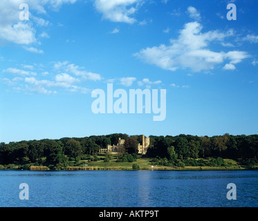 Schlosspark Und Schloss Babelsberg, Schlossgarten, Boot, Ansicht von der Havelseite, Potsdam-Babelsberg, Havel, Brandenburg Stockfoto