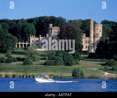 Schlosspark Und Schloss Babelsberg, Schlossgarten, Boot, Ansicht von der Havelseite, Potsdam-Babelsberg, Havel, Brandenburg Stockfoto