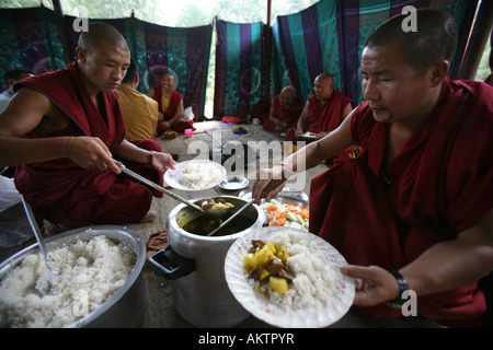 Tibetische Mönche in Kathmandu Nepal die Mehrheit der Mönche in Nepal sind Flüchtlinge aus Tibet und Leben in den Klöstern in Nepal Stockfoto