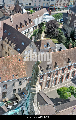 Chartres France, Außenansicht, Blick aus der Luft, ('Notre Dame Cathedrale') Überblick über das Stadtzentrum von oben auf der Kathedrale 'Reihe von Häusern' Stockfoto