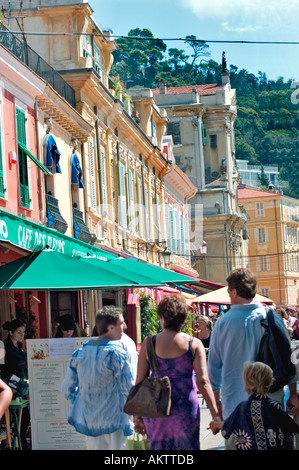 "Nizza Frankreich", "Straßenszene" paar Spaziergänge in der Mittelstadt "Cours Saleya" Stockfoto