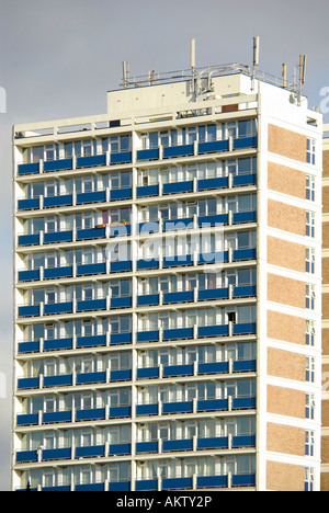 London-Hochhaus-Block von Wohnungen Stockfoto