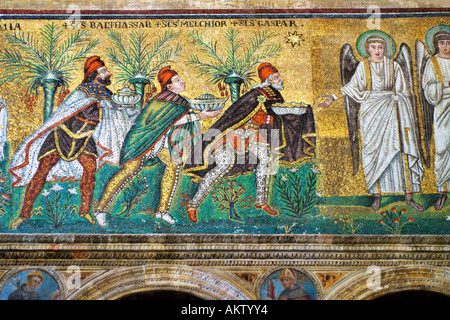 Ravenna Italien Basilica di Sant Apollinare Nuovo Detail 6. C-Mosaiken, die Darstellung der 3 Könige Stockfoto