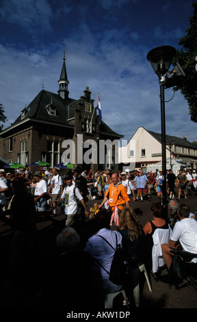 Nimwegen marschiert die viertägige Stockfoto