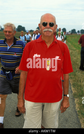 Nimwegen marschiert die viertägige ein Porträt eines Teilnehmers Stockfoto