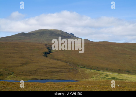 dh BEN treuen SUTHERLAND Loch Coulside und Carn ein Tionail Berg Stockfoto