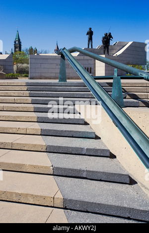 Versöhnung der Friedenssicherung Denkmal und das Parlamentsgebäude im Hintergrund Ottawa Ontario Kanada Stockfoto