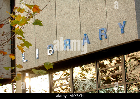 Worthing Stadtbibliothek: generische Bibliothek Zeichen. Bild von Jim Holden. Stockfoto