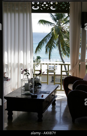 Der Balkon und die Aussicht von einer der Suiten im Hotel der wenig guten Hafen an der Westküste von Barbados Stockfoto