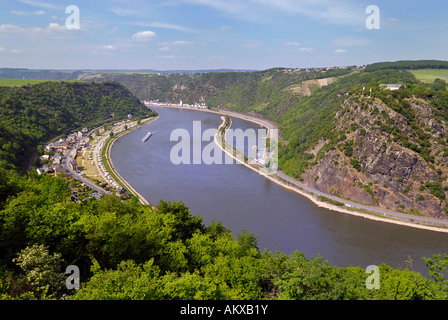 Blick auf die Rheinschlucht und den Loreley-Felsen bei St. Goarshausen, Mittelrhein, Rheinland-Pfalz, Deutschland Stockfoto