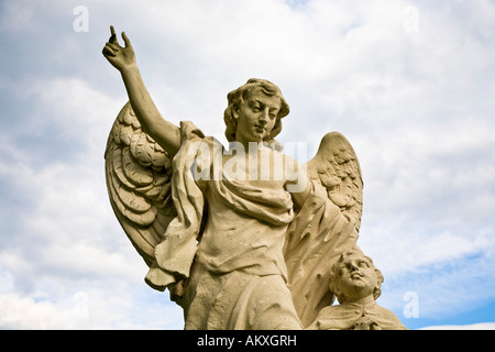 Religiöse Steinfigur in der Kreuzweg in Heiligenkreuz Niederösterreich Österreich Stockfoto