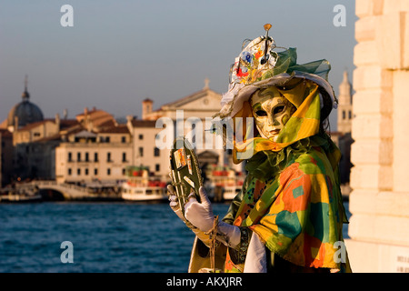 Maske im Abendlicht auf dem Jahrmarkt, Venedig, Italien Stockfoto