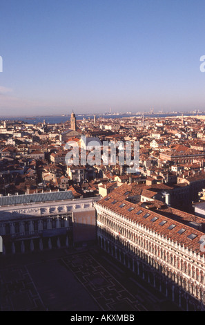 Venedig-Blick über San Marco von Campanile di San Marco. 2005. Stockfoto