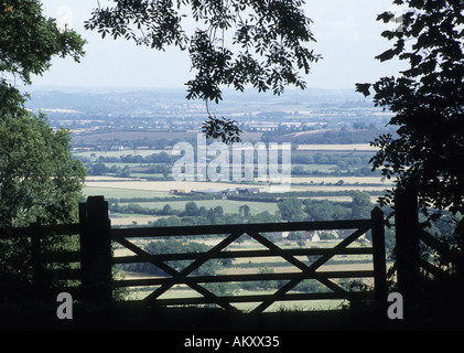 5 bar Tor und Blick in die Cotswolds, Gloucestershire, England, UK Stockfoto