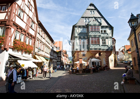 Die Taverne "Zum Riesen", älteste Taverne in Deutschland, Altstadt, Fachwerk Häuser, Miltenberg, Bayern, Deutschland Stockfoto