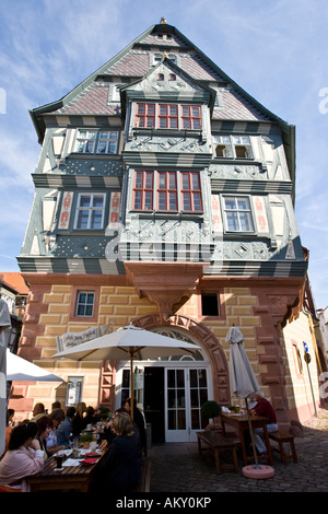 Die Taverne "Zum Riesen", älteste Taverne in Deutschland, Altstadt, Fachwerk Häuser, Miltenberg, Bayern, Deutschland Stockfoto