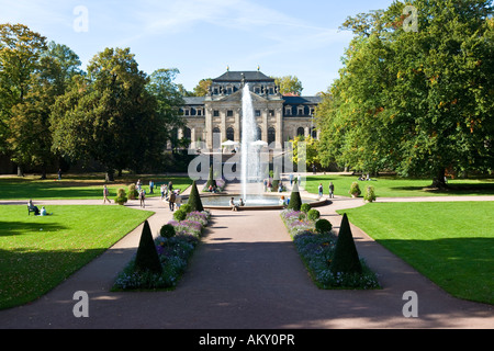 Orangerie mit Brunnen im Schlossgarten der Stadt Schloss Fulda, Fulda, Hessen, Deutschland Stockfoto