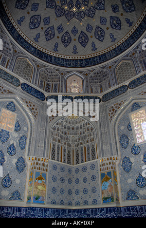 Reich verzierte Innenwände ein Mausoleum Nekropole Shah-i-Zinda Samarkand Uzbekistan Stockfoto