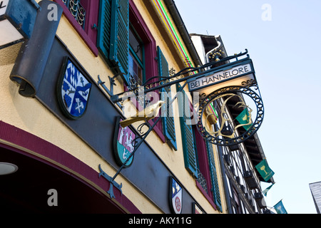Restaurant-Zeichen in der Drossel Lane, Rüdesheim am Rhein, Hessen, Deutschland Stockfoto