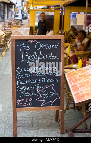 Restaurant-Zeichen Förderung englisches Frühstück, Ibiza, Balearen, Spanien Stockfoto