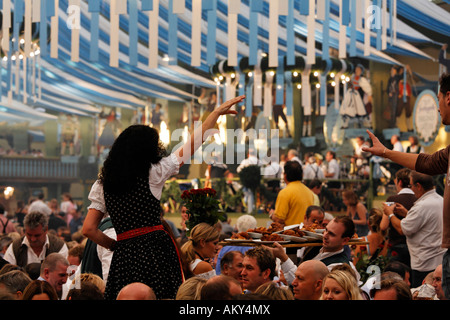 Oktoberfest, Ochsenbraterei Bierzelt, Oktoberfest, Bayern, Deutschland Stockfoto