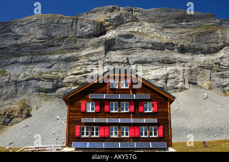 Nutzung der Sonnenenergie in abgelegenen Gebieten, Laemmerenhuette, Schweizer Alpen-Club der Schweiz Stockfoto