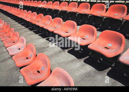 Leere Stadionsitze Stockfoto