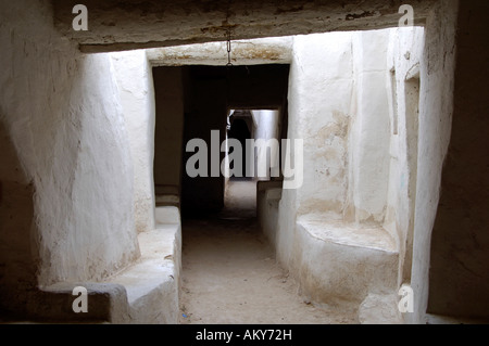 Überdachte Gasse in der alten Stadt Ghadames, UNESCO-Welterbe, Libyen Stockfoto