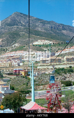 Tivoli World und Monte Calamorro aus Telecabena Benalmadena Costa Del Sol Spanien Stockfoto