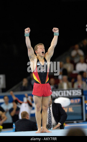 Künstlerische Gymnastik Fabian Hambüchen GER jubeln künstlerische Gymnastik World Championships 2007 Stuttgart Baden-Württemberg Ge