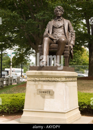 Eine Statue von Charles Sumner in Harvard Square an der Harvard University, Cambridge Massachusetts, USA Stockfoto