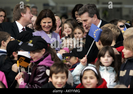 Königin Silvia von Schweden empfängt Wuerttembergs Ministerpräsident Guenther Oettinger am Flughafen Stuttgart, Stuttgart, Deutschland Stockfoto