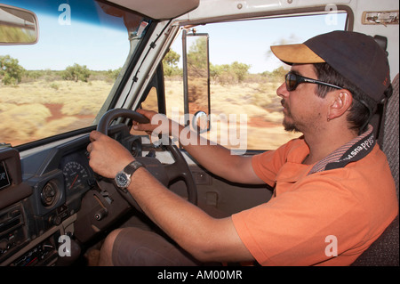 Tour-Guide Andrew fahren Toyota Landcruiser Stockfoto