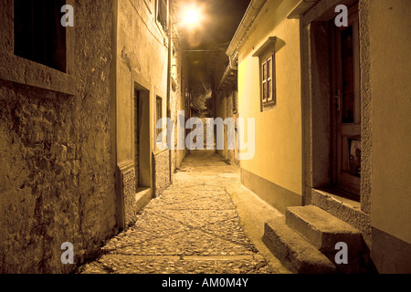 Enge Gassen in der Altstadt von Labin, Istrien, Kroatien Stockfoto