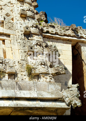 Architektonische Gesims Detail des Vierecks Nonnen in Uxmal, Mexiko Stockfoto