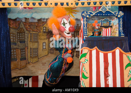 Clown-Marionette in einem Kasperletheater Stand; traditionelle britische Küste Entertainment UK Stockfoto