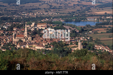 Schräge Luftbild von Autun aus die lange Strecke zu Fuß trail GR 131, in der Nähe des Parc du Morvan, Autun, Saone et Loire, Frankreich Stockfoto