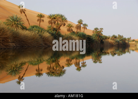 Umm salt al-Ma'a Lake, Ubari Wüste, Libyen Stockfoto