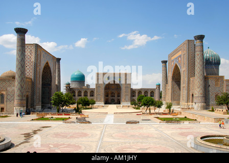 Madrasah Ulugh Beg, Tilla-Kari und Sherdar Registan Samarkand Uzbekistan Stockfoto