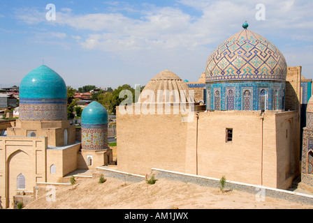 Mausoleen mit blau verzierten Kuppeln Nekropole Shah-i-Zinda Samarkand Uzbekistan Stockfoto