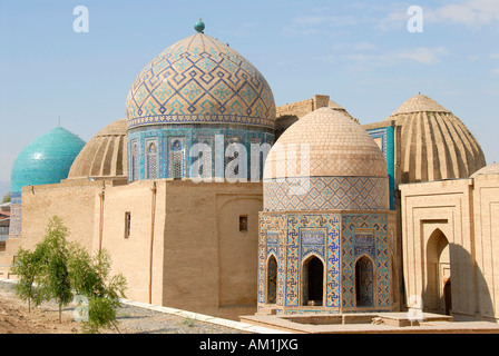 Mausoleen mit blau verzierten Kuppeln Nekropole Shah-i-Zinda Samarkand Uzbekistan Stockfoto