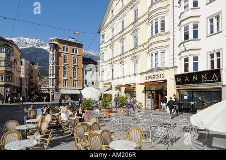 Straßencafé, Maria Theresien Straße, Innsbruck, Tirol, Österreich Stockfoto