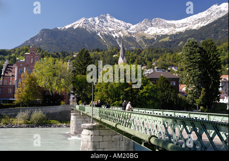 Innsteg, Fußgängerbrücke über den Fluss Inn, Innsbruck, Tirol, Österreich Stockfoto