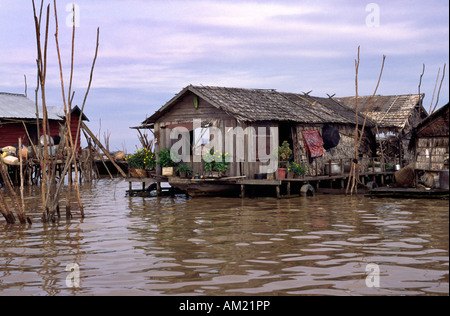 Vietnamesen Leben in einem schwimmenden Dorf. Tonle Sap, Kambodscha. Stockfoto