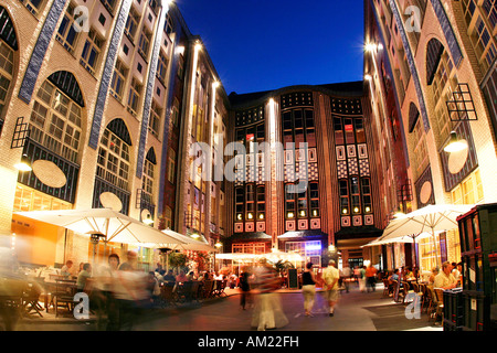 Hackescher Markt in der Nacht, Berlin, Deutschland Stockfoto